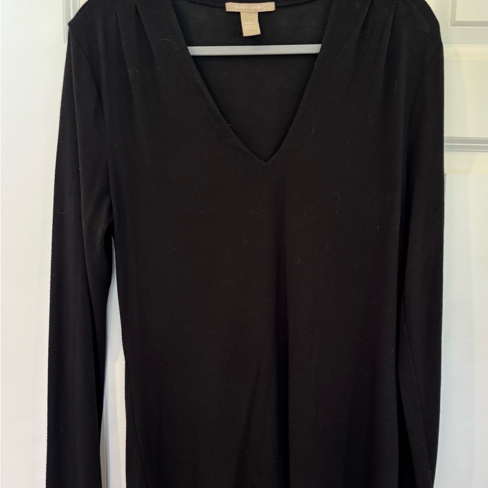 Banana Republic Black Long Sleeve V-Neck Sweater